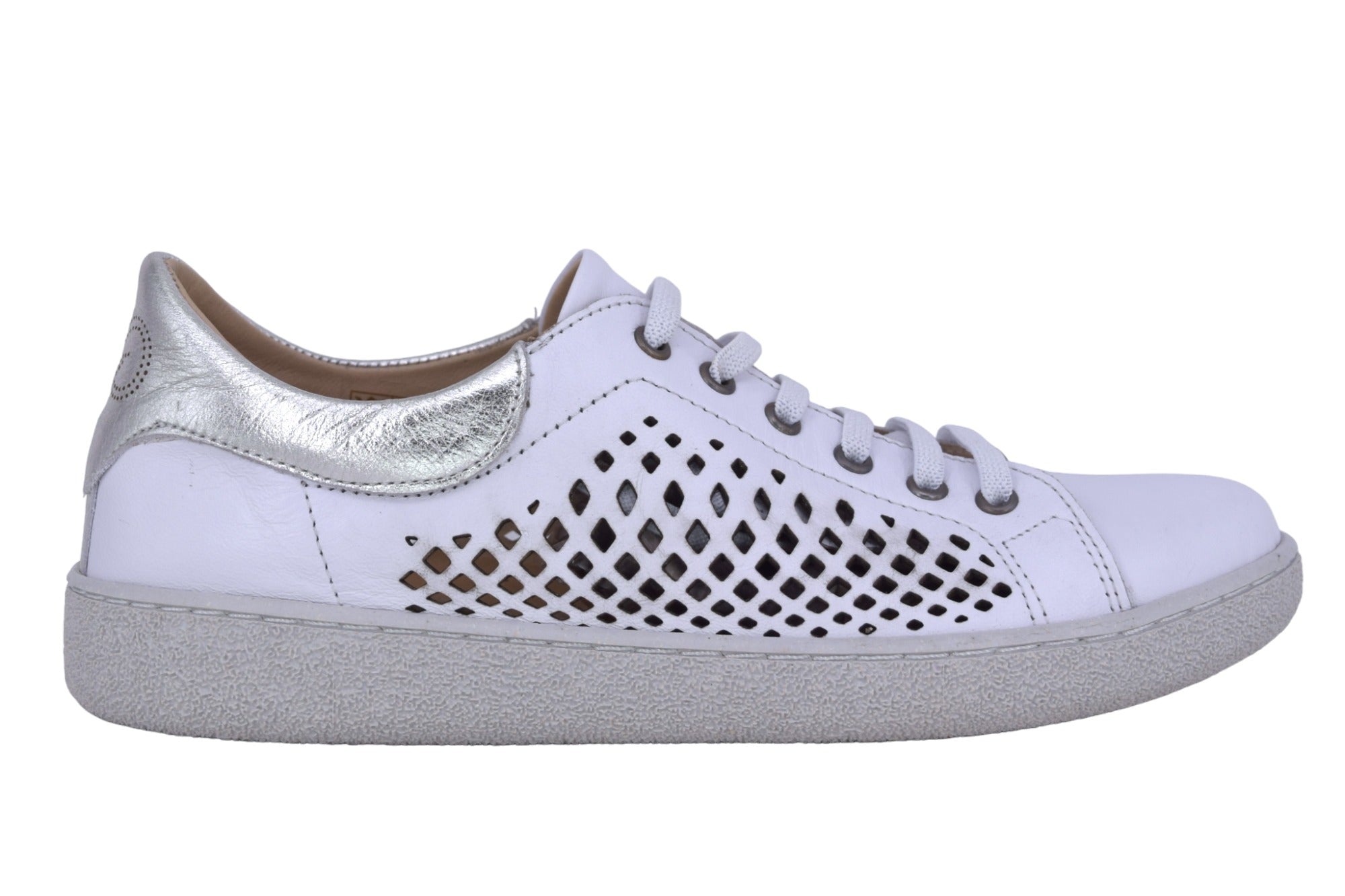 Rilassare Tabbs Lace Up Leather Sneaker - Women's